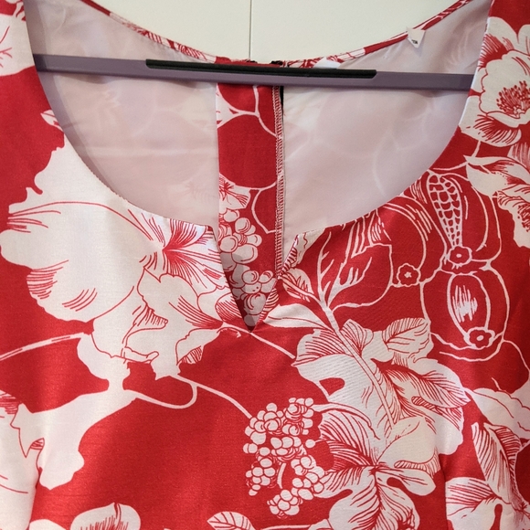 Red & white tropical/floral print sleeveless dress - Picture 5 of 12